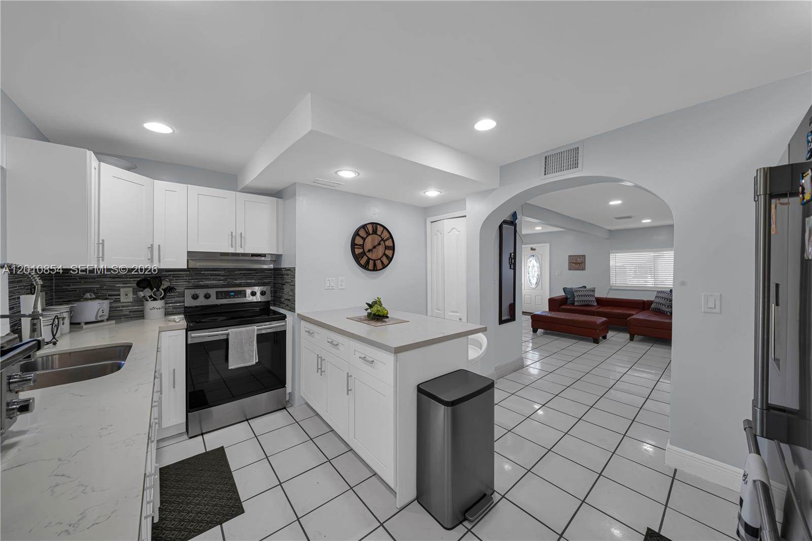 See details / 3156 sq. ft. $ 2026-04-30 0 Photo