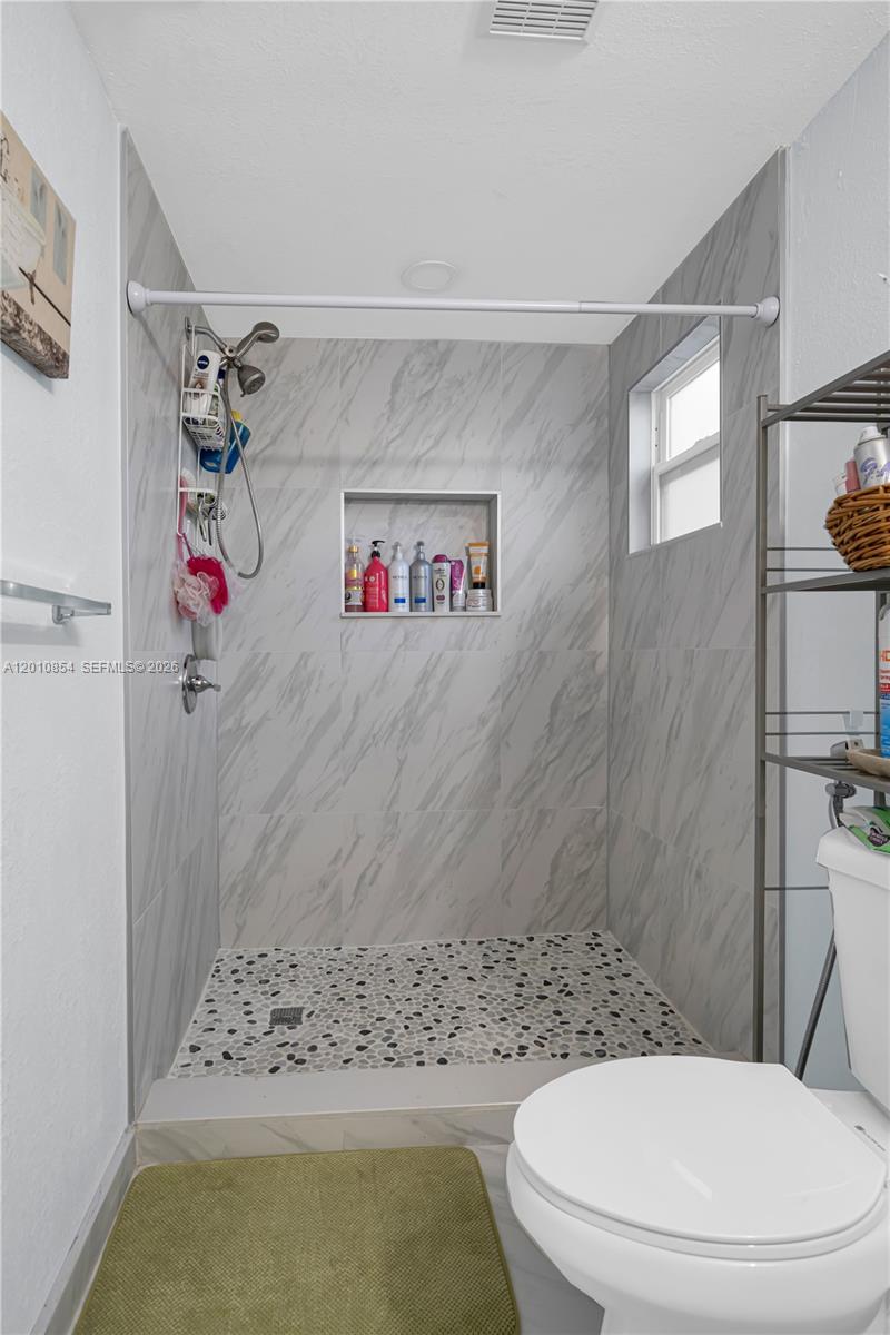 See details / 3156 sq. ft. $ 2026-04-30 0 Photo