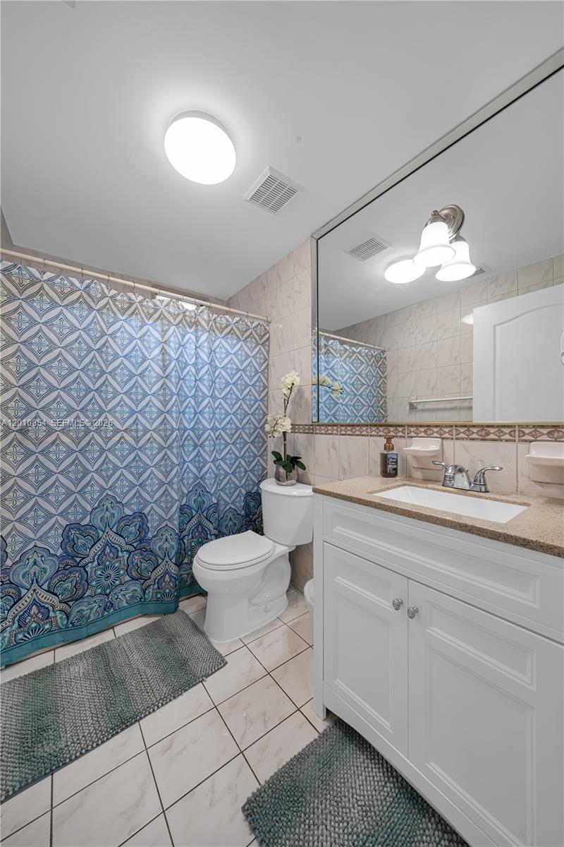 See details / 3156 sq. ft. $ 2026-04-30 0 Photo