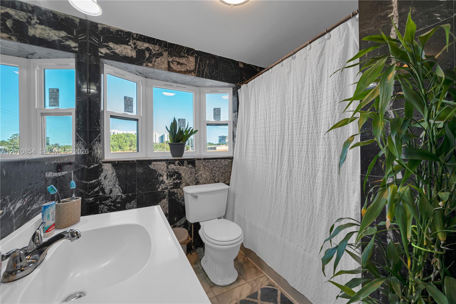 See details / 3156 sq. ft. $ 2026-04-30 0 Photo