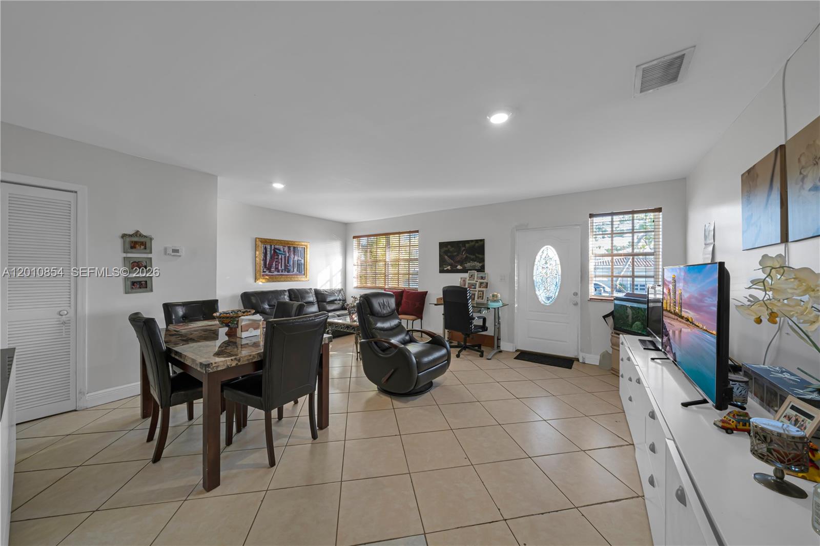 See details / 3156 sq. ft. $ 2026-04-30 0 Photo