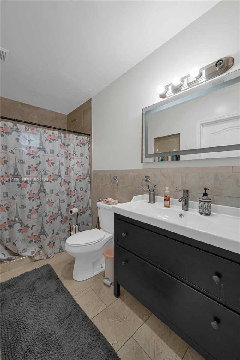 See details / 3156 sq. ft. $ 2026-04-30 0 Photo