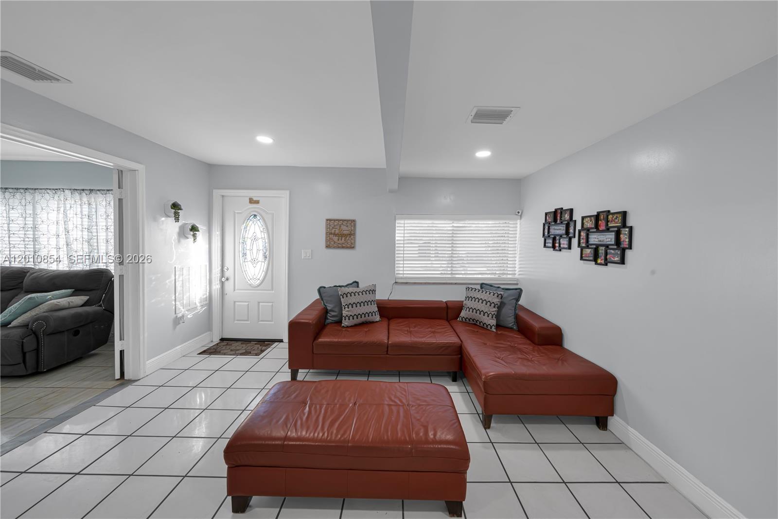 See details / 3156 sq. ft. $ 2026-04-30 0 Photo