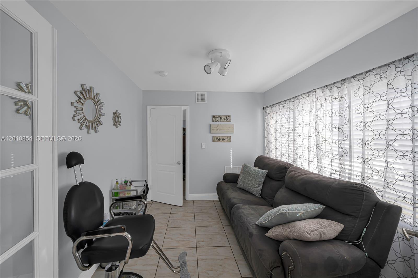 See details / 3156 sq. ft. $ 2026-04-30 0 Photo