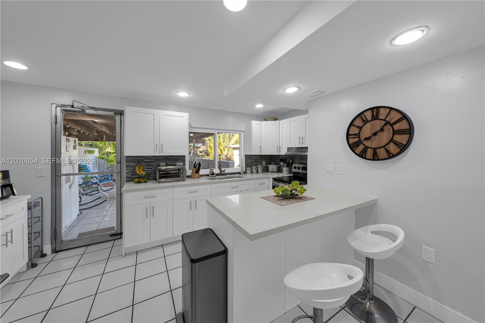 See details / 3156 sq. ft. $ 2026-04-30 0 Photo