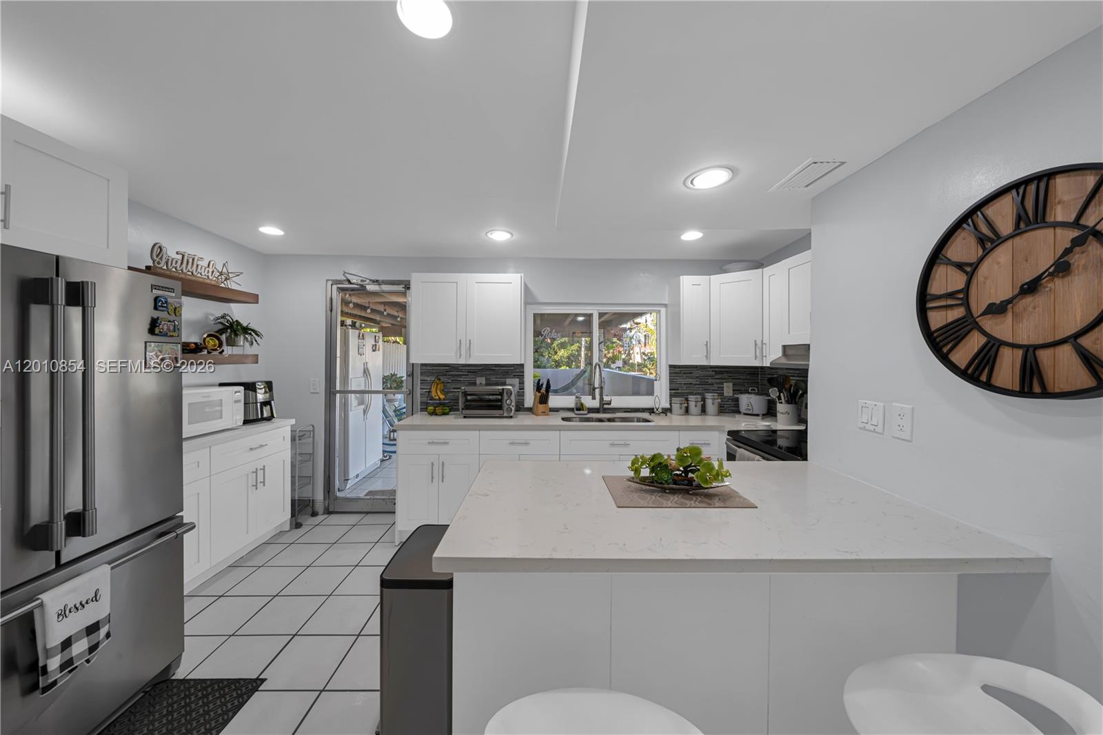 See details / 3156 sq. ft. $ 2026-04-30 0 Photo