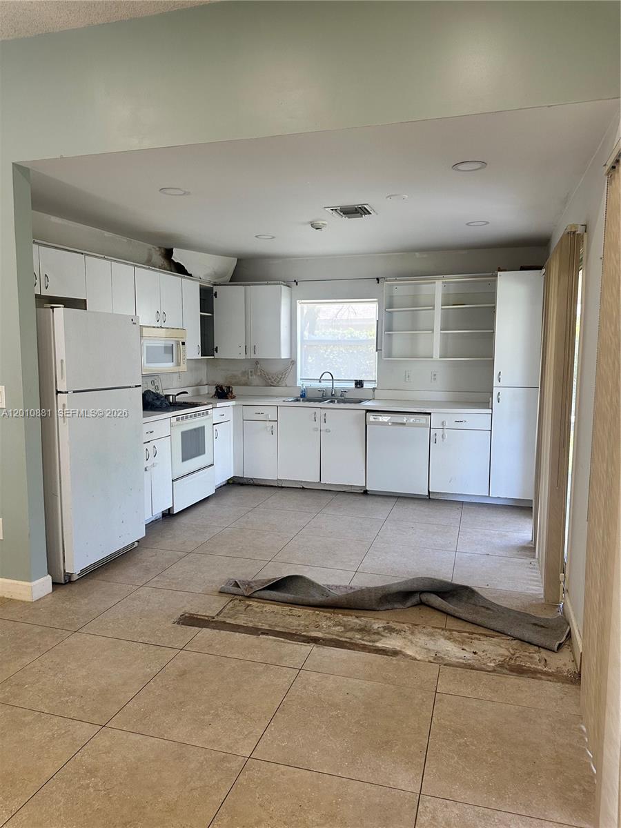 472 2 / 2 1057 sq. ft. $ 2026-04-30 0 Photo