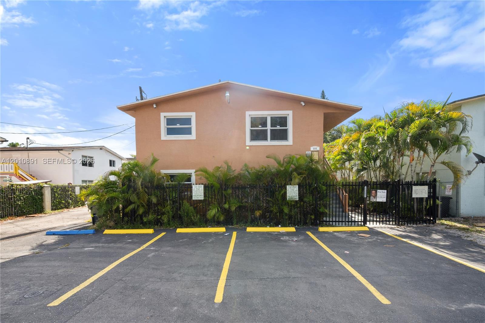   /  4855 sq. ft. $ 2026-04-30 0 Photo