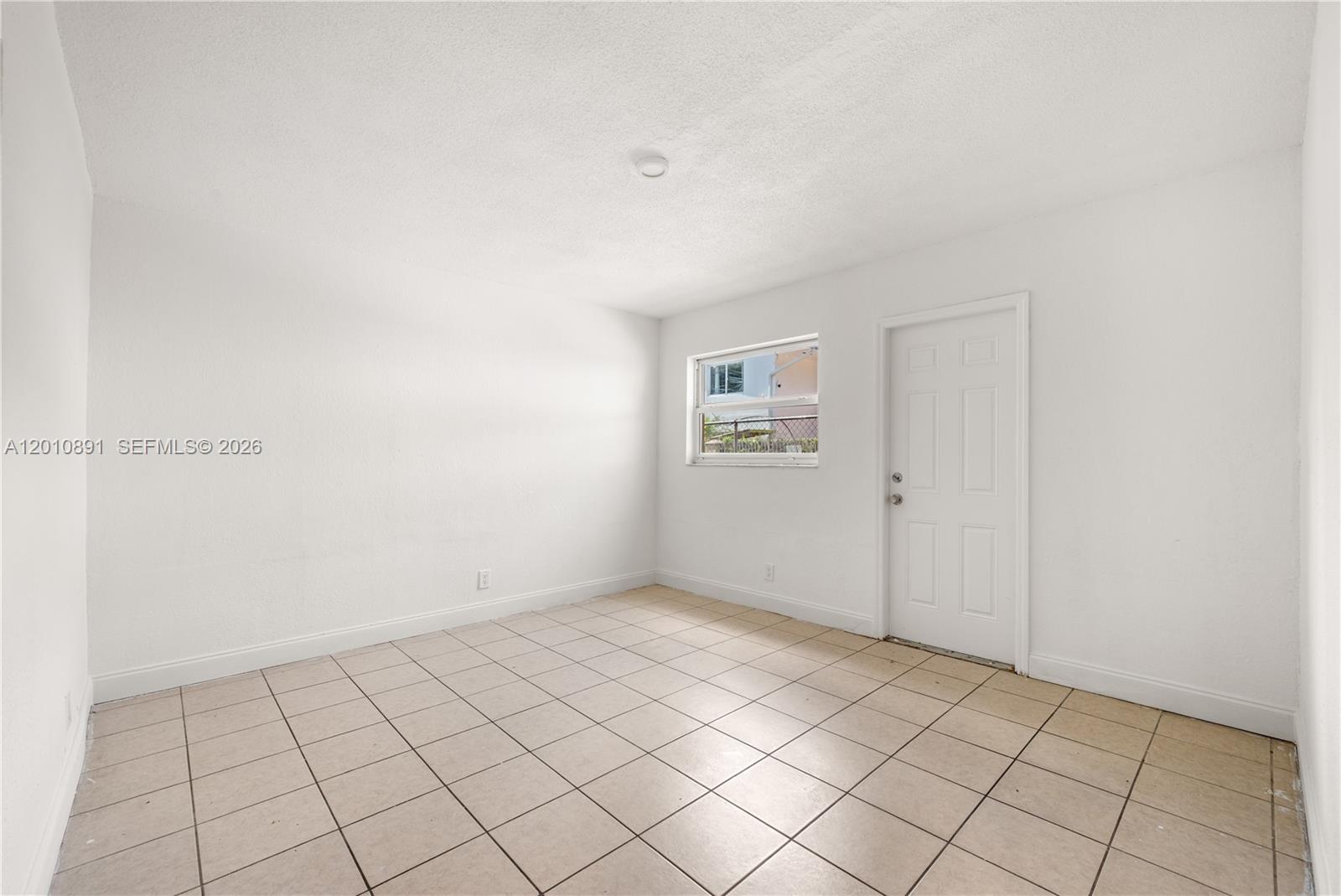   /  4855 sq. ft. $ 2026-04-30 0 Photo