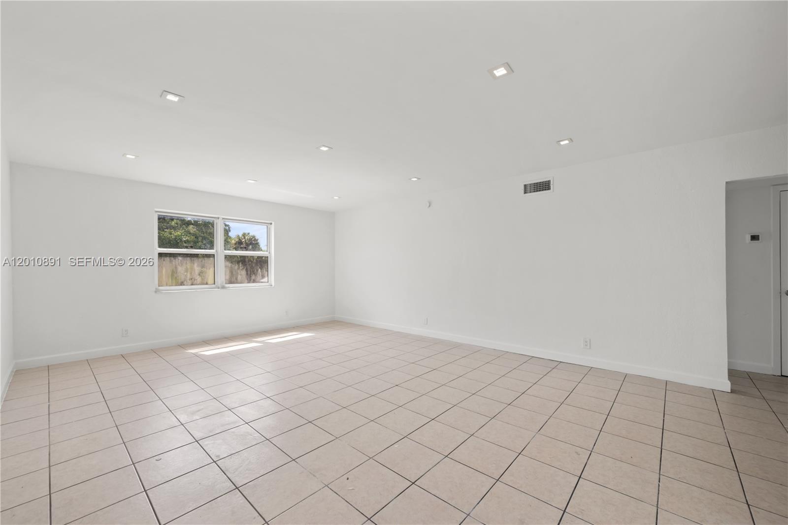   /  4855 sq. ft. $ 2026-04-30 0 Photo