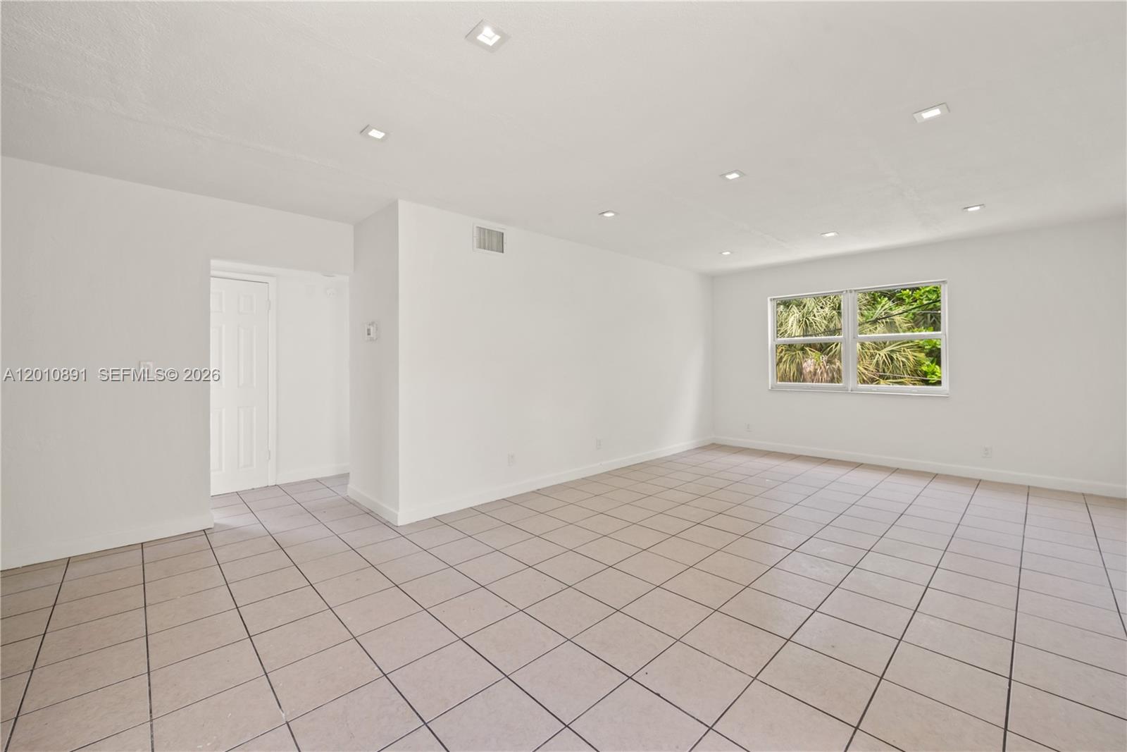   /  4855 sq. ft. $ 2026-04-30 0 Photo
