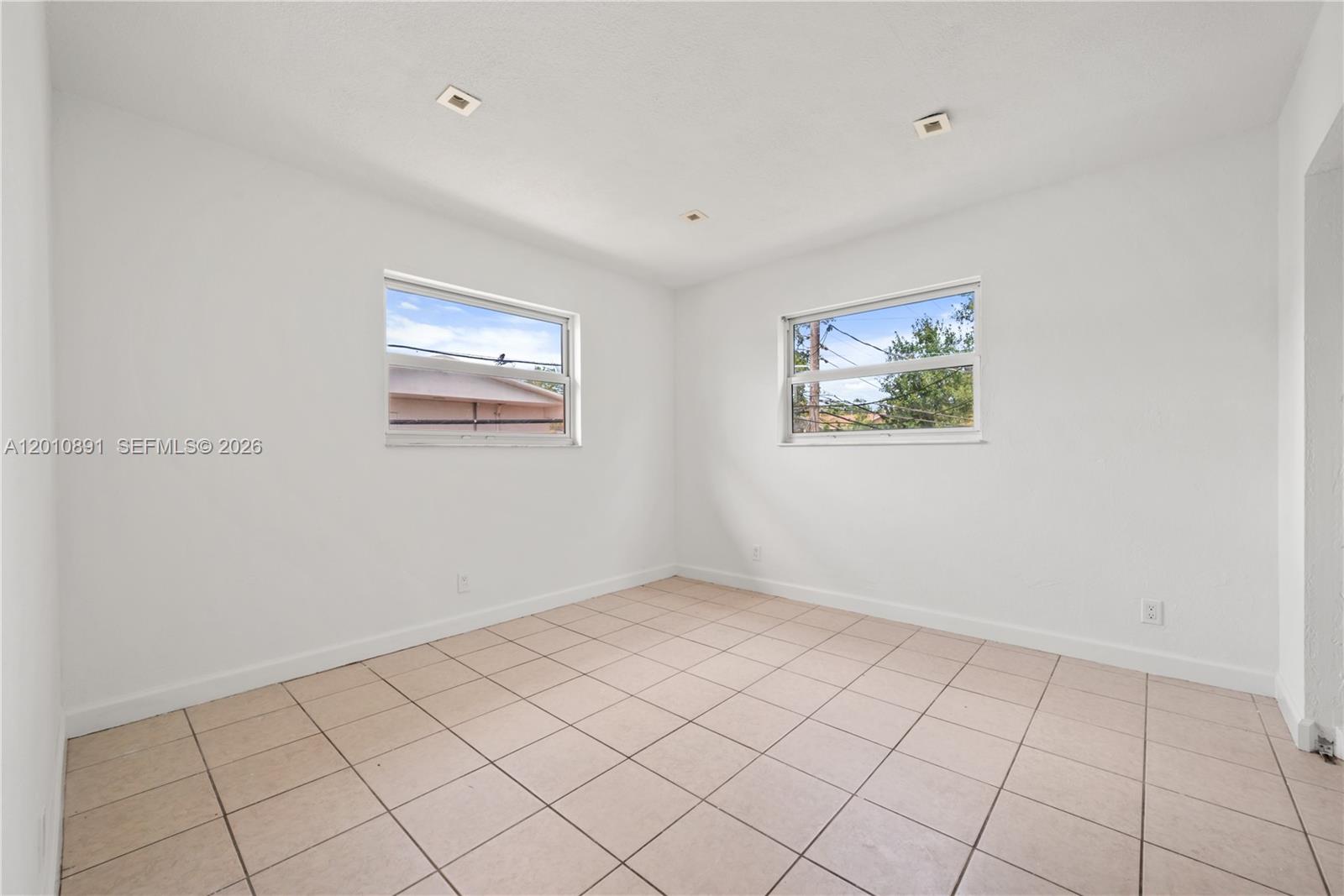   /  4855 sq. ft. $ 2026-04-30 0 Photo
