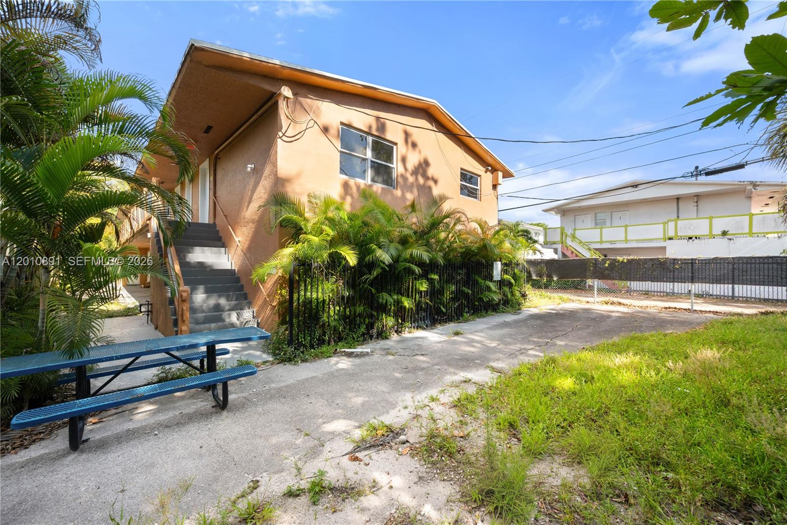   /  4855 sq. ft. $ 2026-04-30 0 Photo