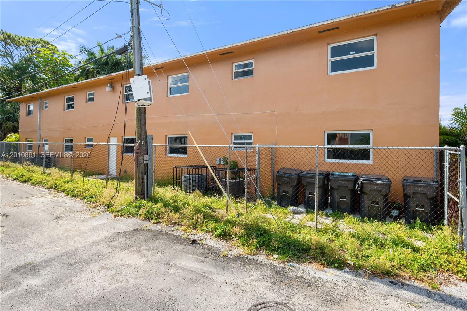   /  4855 sq. ft. $ 2026-04-30 0 Photo