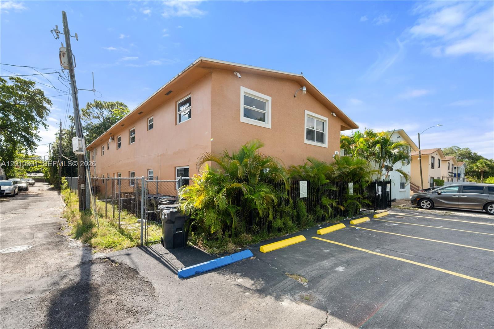   /  4855 sq. ft. $ 2026-04-30 0 Photo