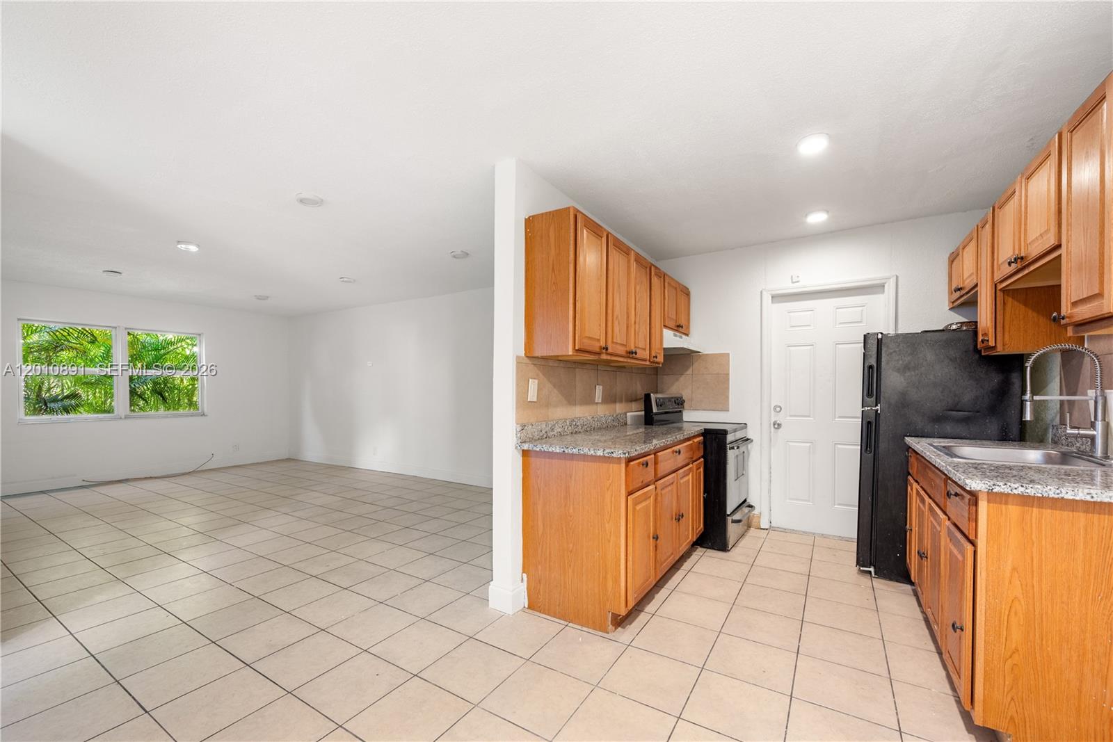   /  4855 sq. ft. $ 2026-04-30 0 Photo