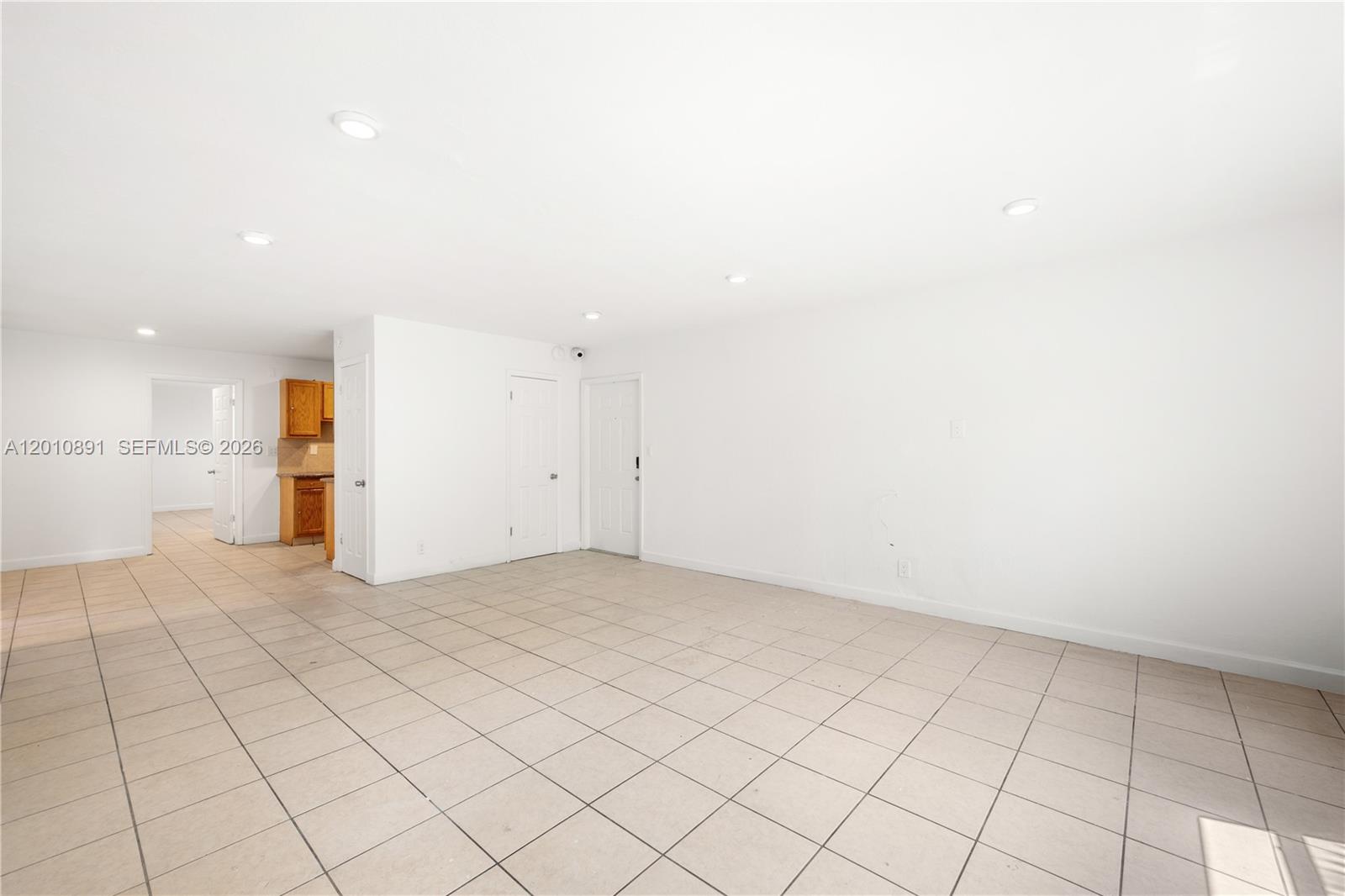   /  4855 sq. ft. $ 2026-04-30 0 Photo