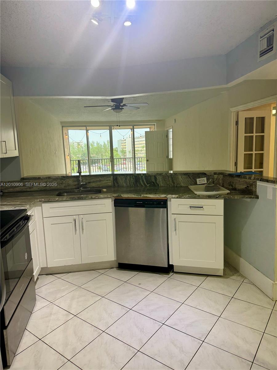 505-1 2 / 2 1036 sq. ft. $ 2026-05-22 0 Photo