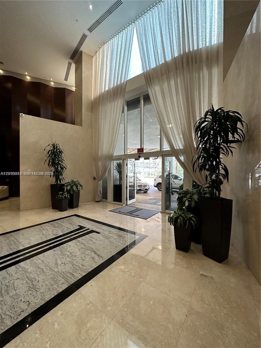 See details 2802 3 / 4 1974 sq. ft. $ 2026-04-30 0 Photo