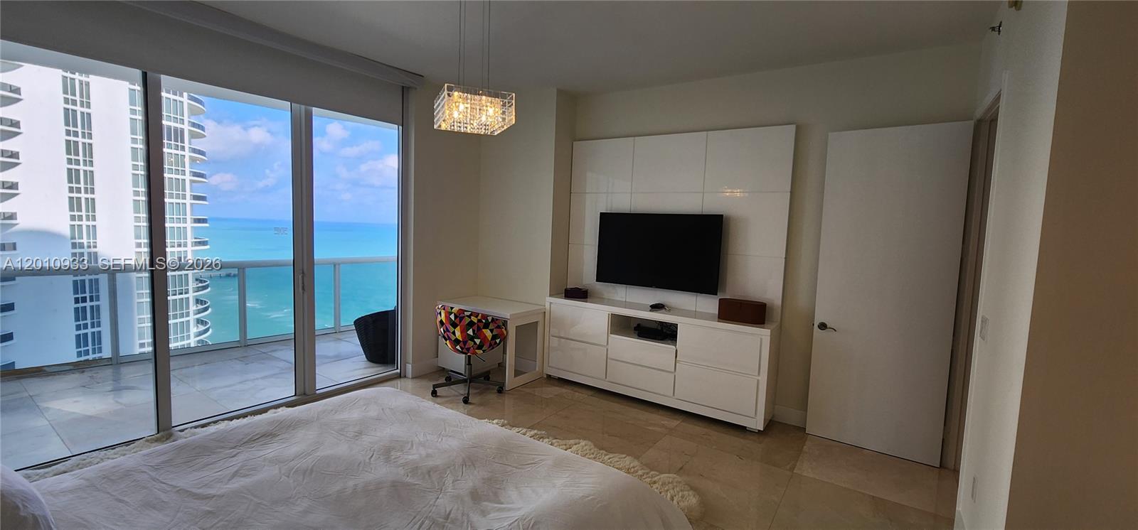 See details 2802 3 / 4 1974 sq. ft. $ 2026-04-30 0 Photo