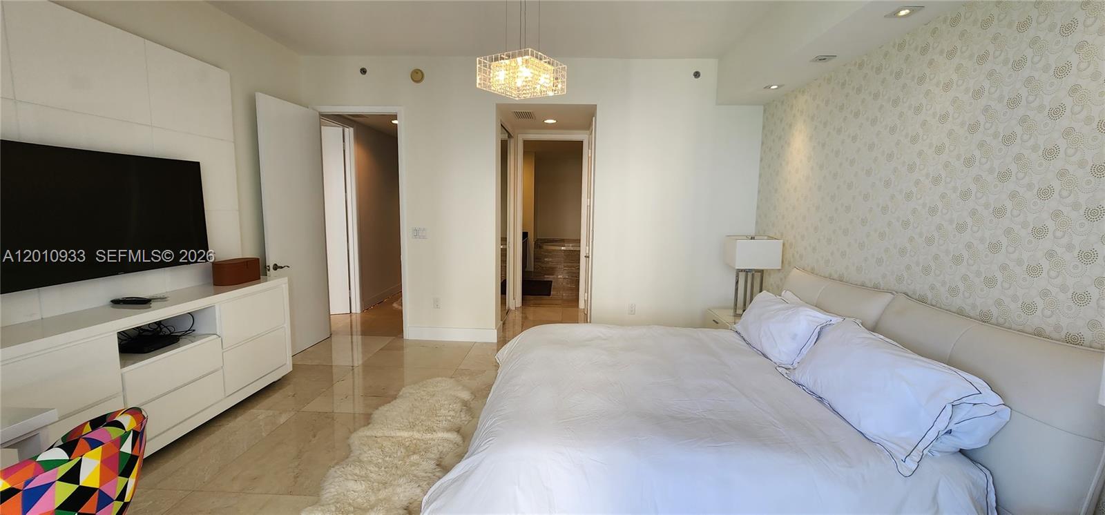 See details 2802 3 / 4 1974 sq. ft. $ 2026-04-30 0 Photo