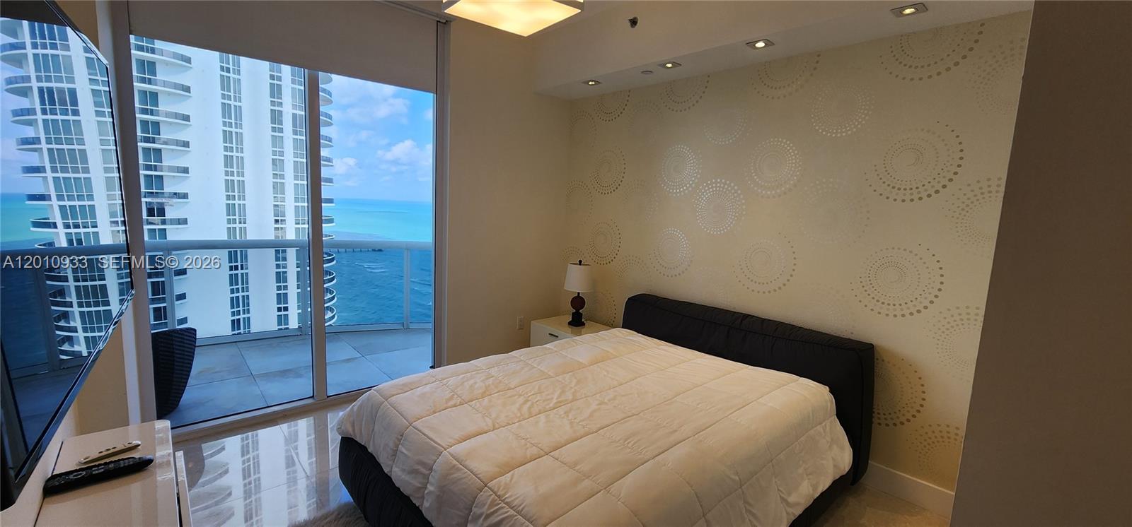 See details 2802 3 / 4 1974 sq. ft. $ 2026-04-30 0 Photo