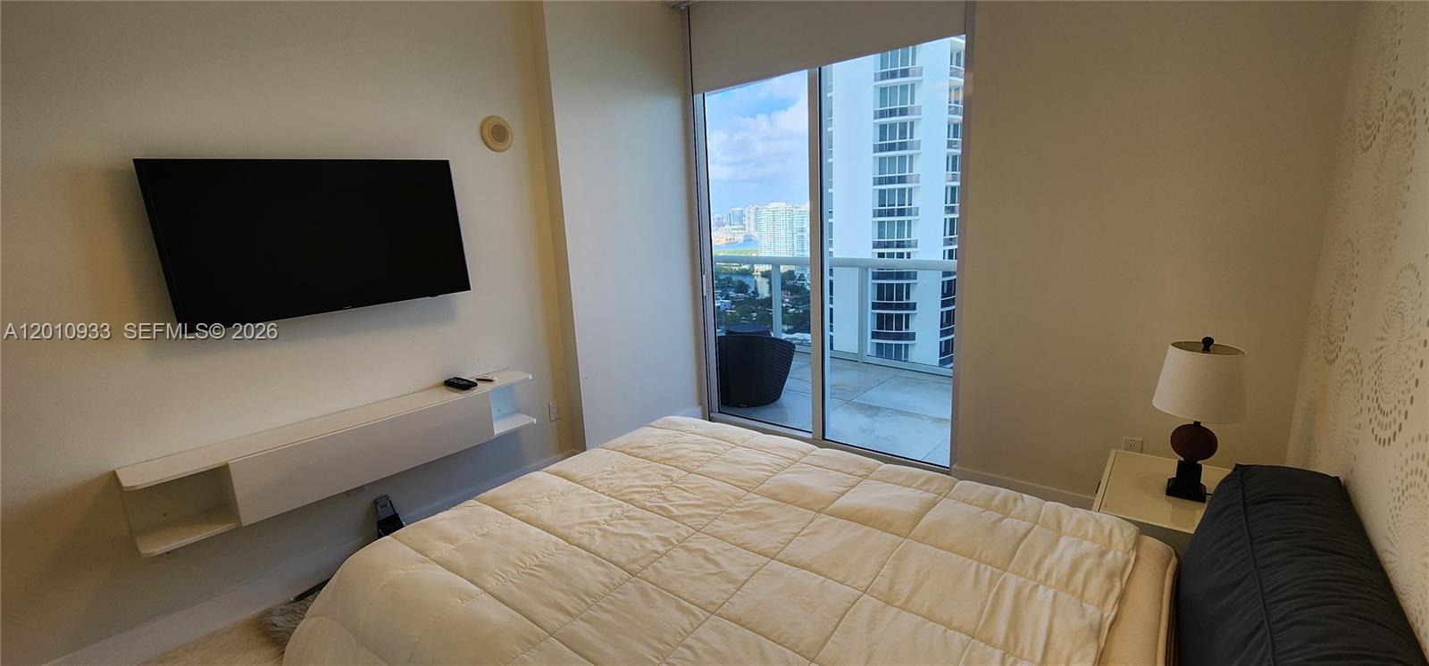 See details 2802 3 / 4 1974 sq. ft. $ 2026-04-30 0 Photo