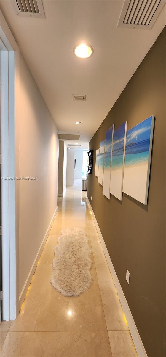 See details 2802 3 / 4 1974 sq. ft. $ 2026-04-30 0 Photo