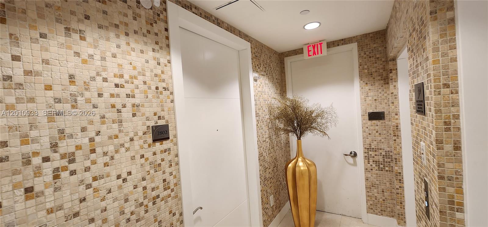 See details 2802 3 / 4 1974 sq. ft. $ 2026-04-30 0 Photo