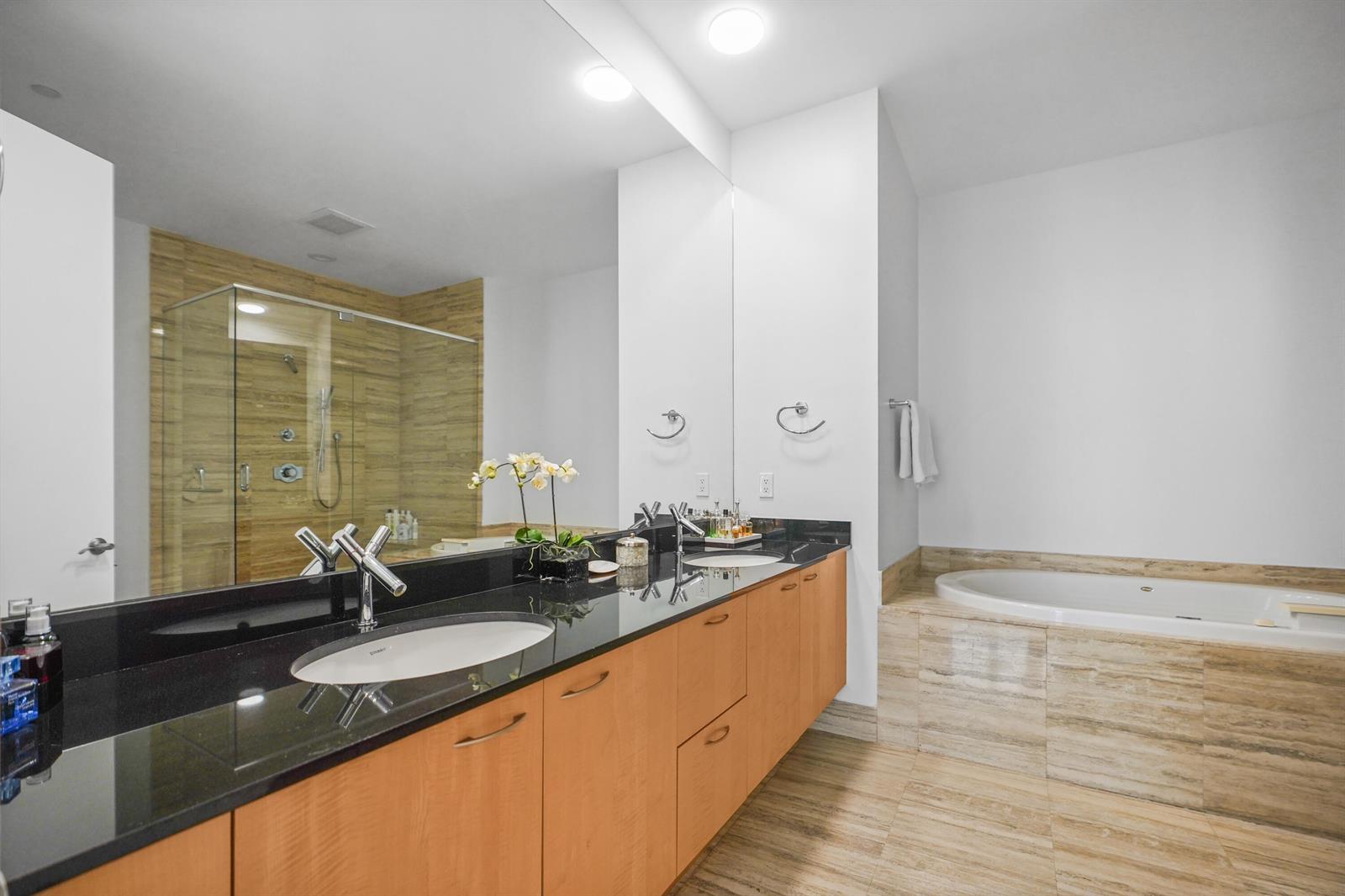Ver detalles 3902 3 / 1979 sq. ft. $ 2026-06-18 0 foto