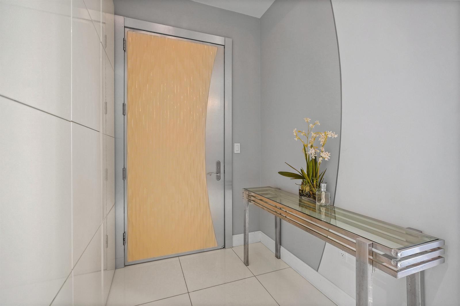 Ver detalles 3902 3 / 1979 sq. ft. $ 2026-06-18 0 foto