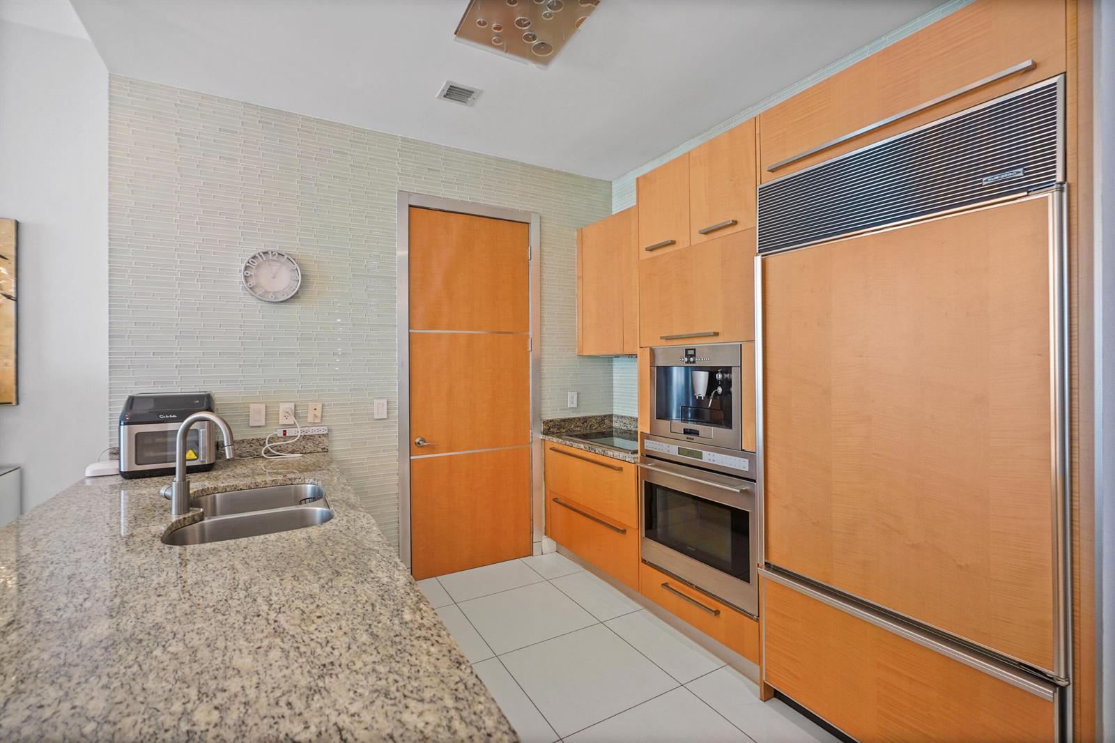 Ver detalles 3902 3 / 1979 sq. ft. $ 2026-06-18 0 foto