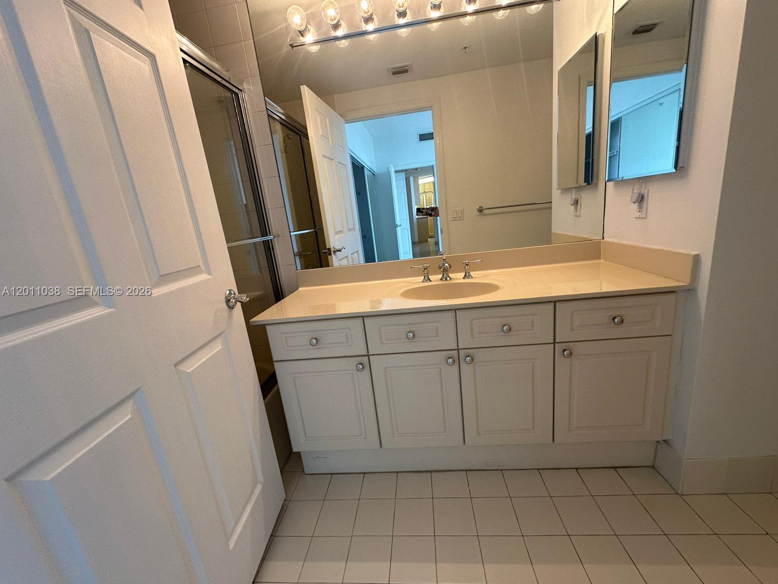 Photo of 6001 Ocean Dr  #503, Hollywood, Florida, 33019 - 