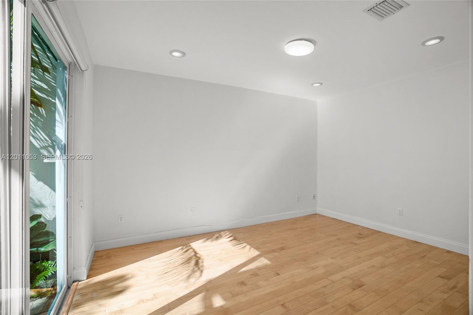 Photo of 1640 Weeping Willow Way  (1640), Hollywood, Florida, 33019 - 