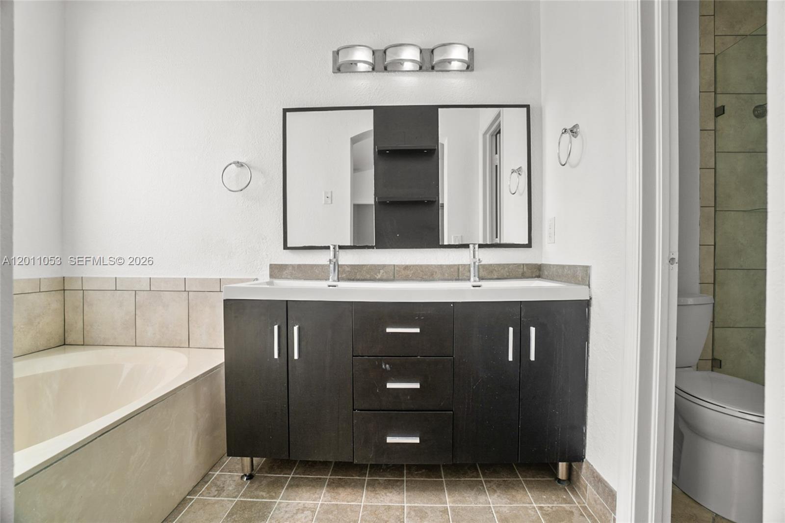 Photo of 1640 Weeping Willow Way  (1640), Hollywood, Florida, 33019 - 