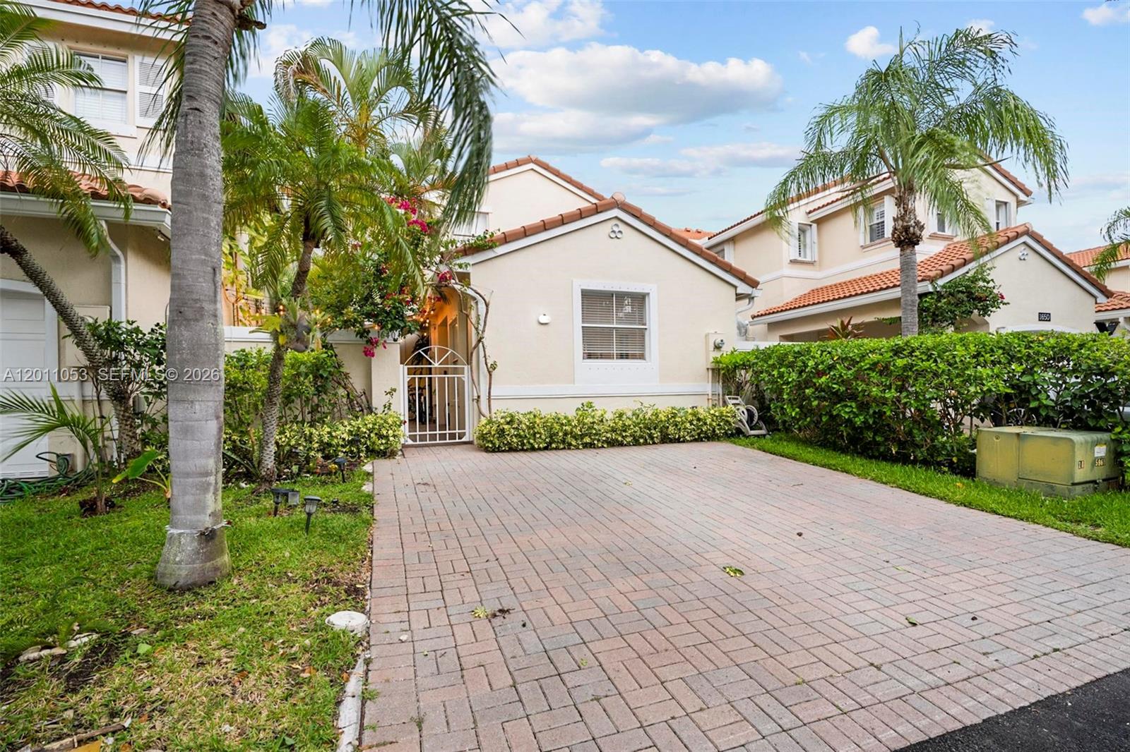 Photo of 1640 Weeping Willow Way  (1640), Hollywood, Florida, 33019 - 