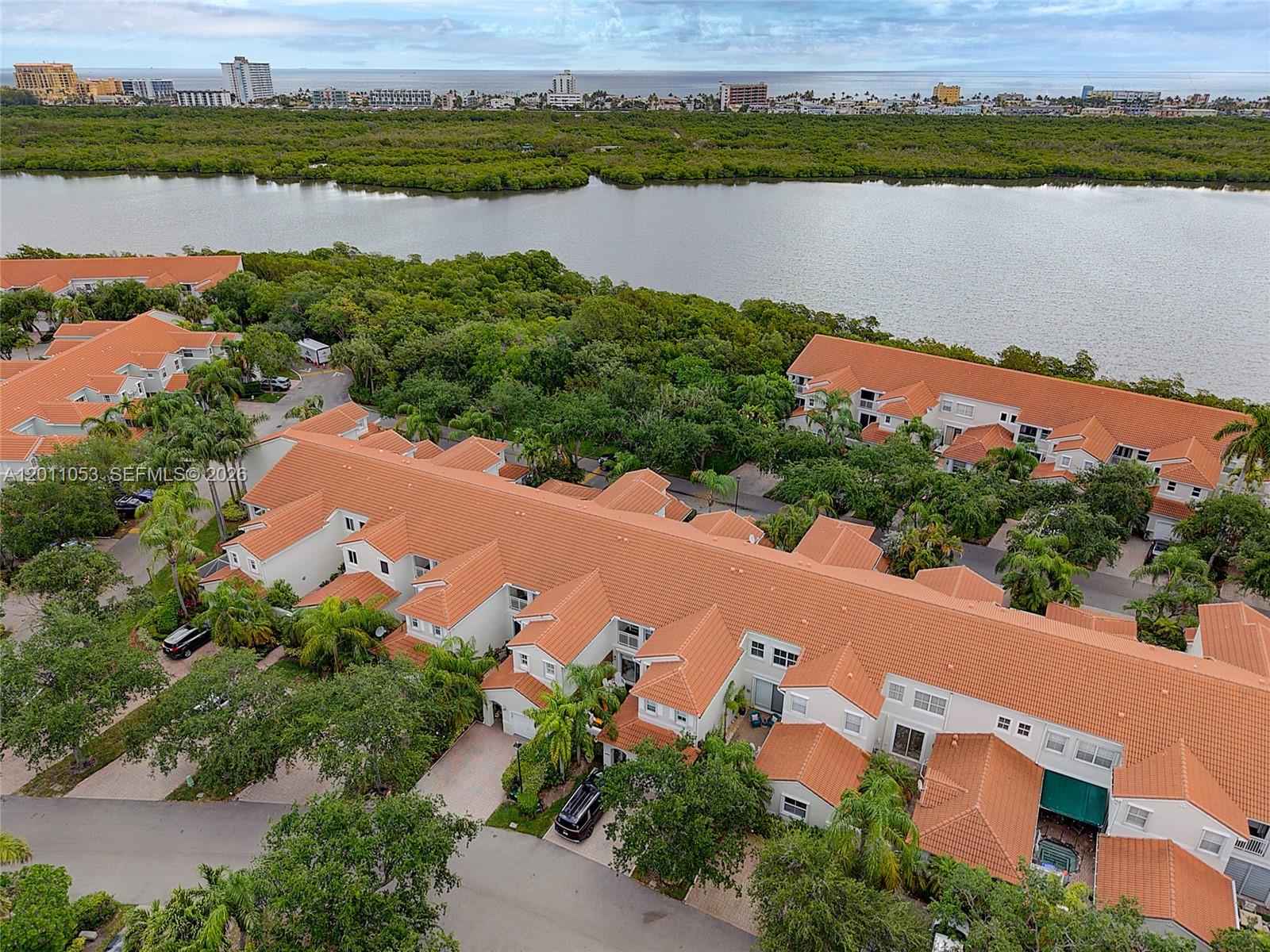Photo of 1640 Weeping Willow Way  (1640), Hollywood, Florida, 33019 - 