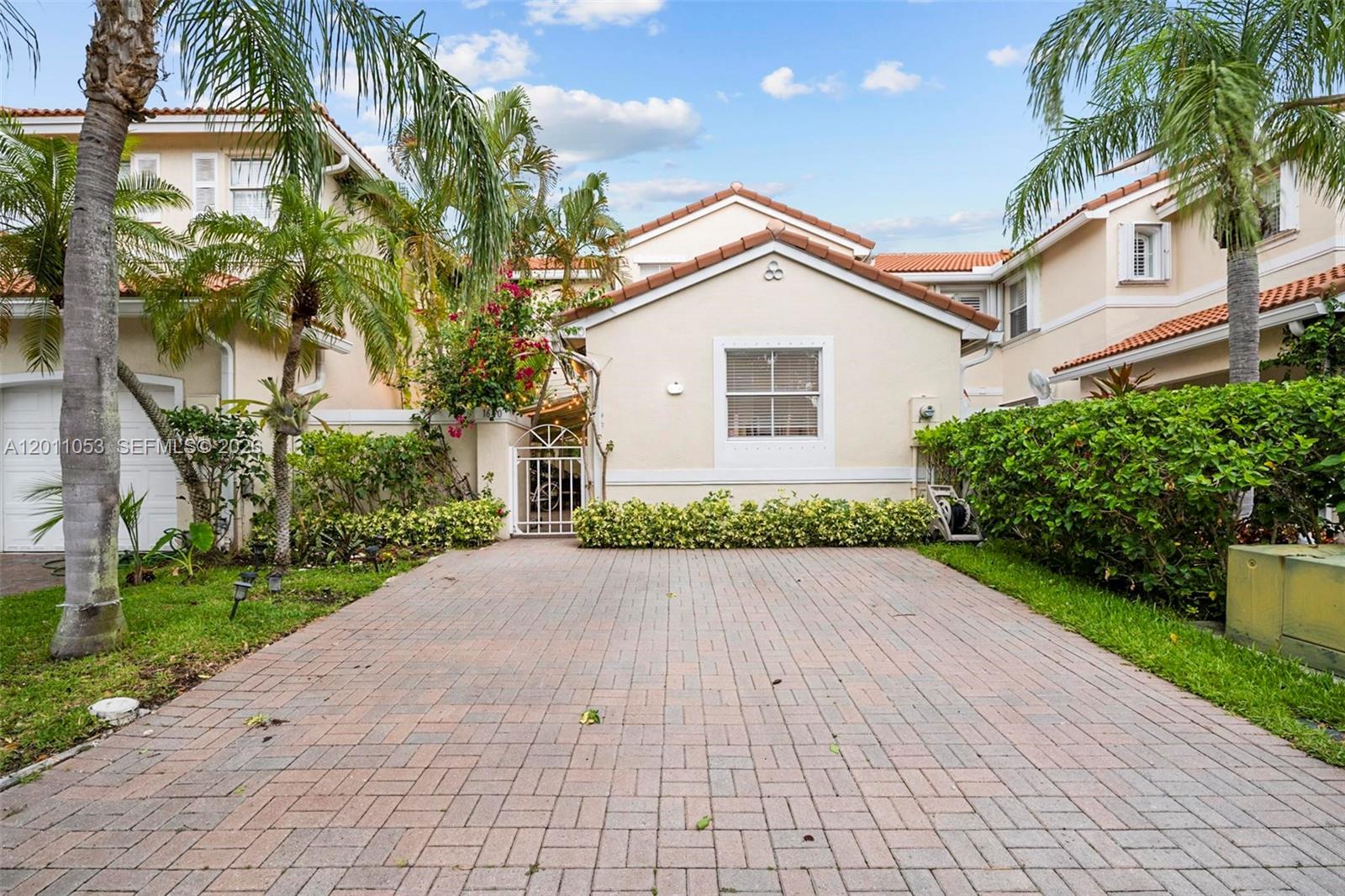 Photo of 1640 Weeping Willow Way  (1640), Hollywood, Florida, 33019 - 