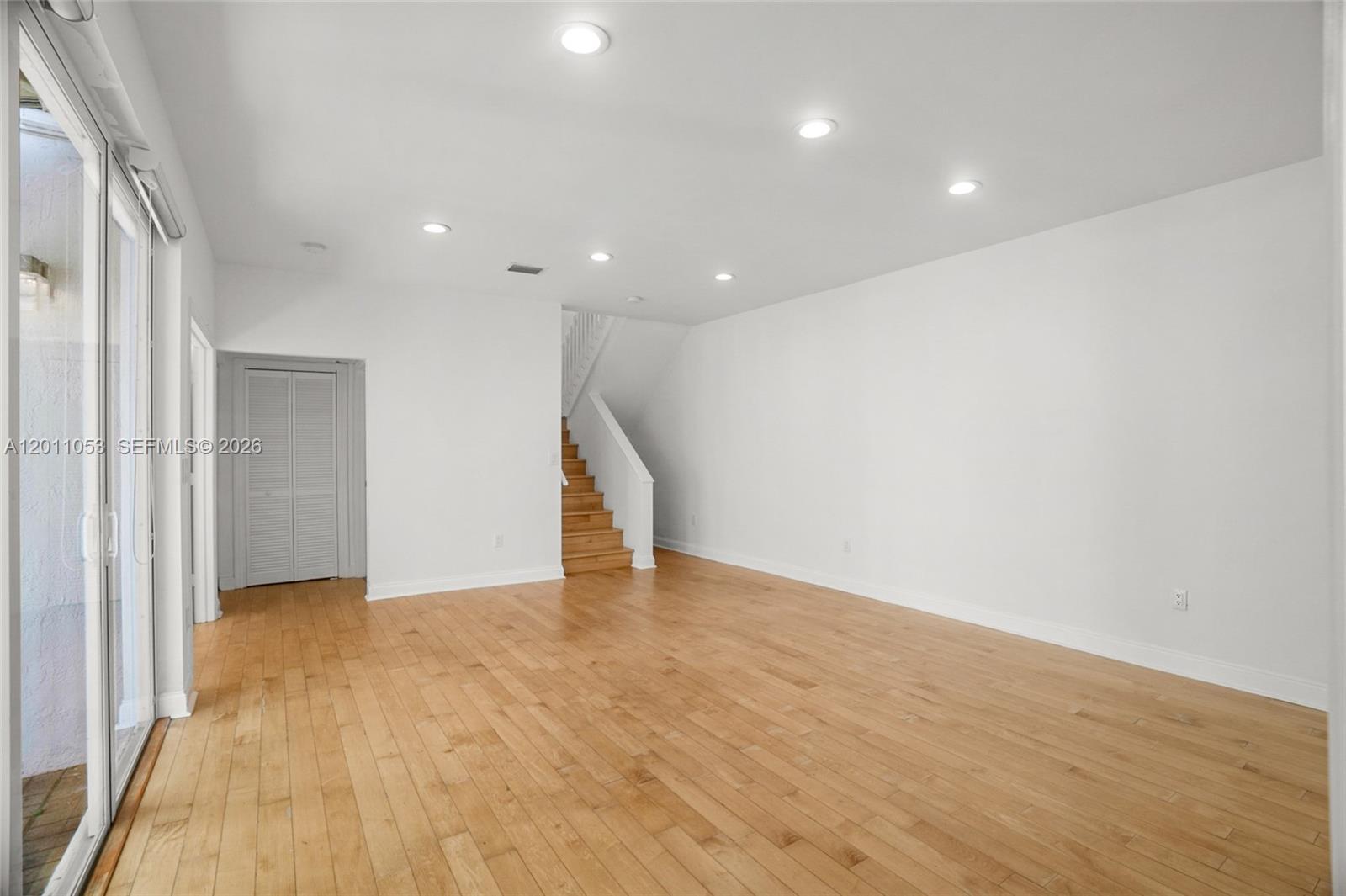 Photo of 1640 Weeping Willow Way  (1640), Hollywood, Florida, 33019 - 