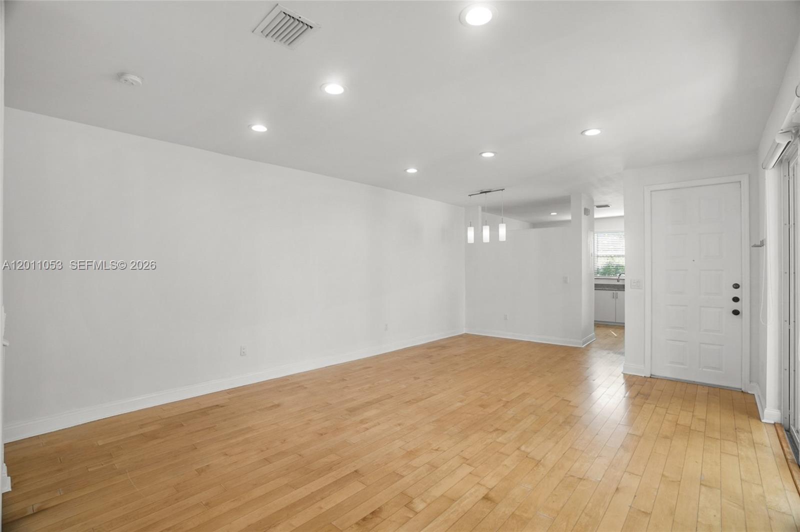 Photo of 1640 Weeping Willow Way  (1640), Hollywood, Florida, 33019 - 