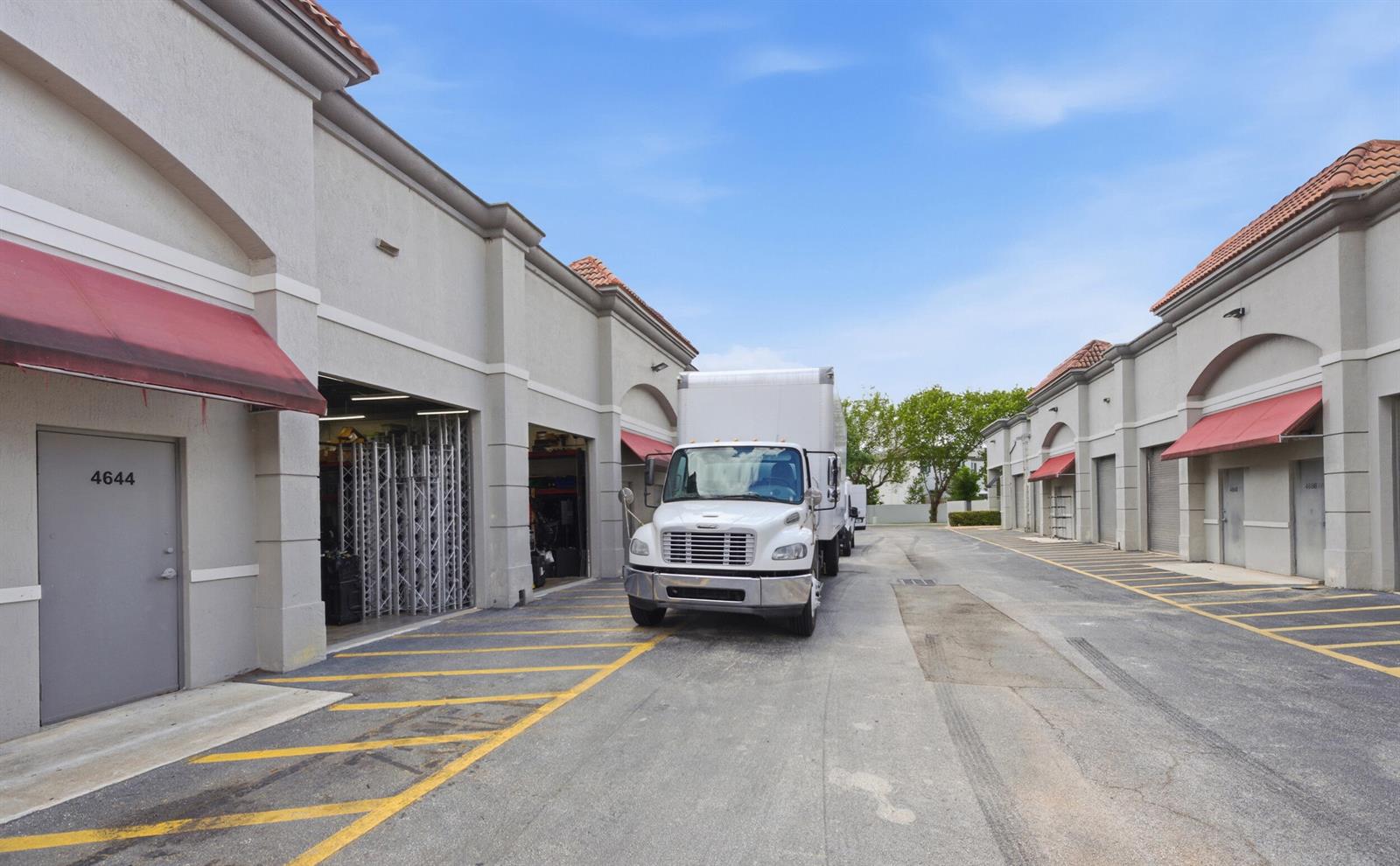Ver detalles 4650-44 / 0 sq. ft. $ 2026-06-15 0 foto