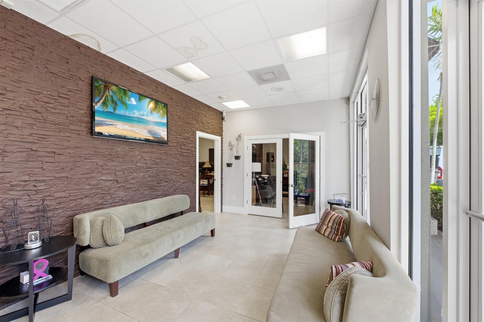 Ver detalles 4650-44 / 0 sq. ft. $ 2026-06-15 0 foto