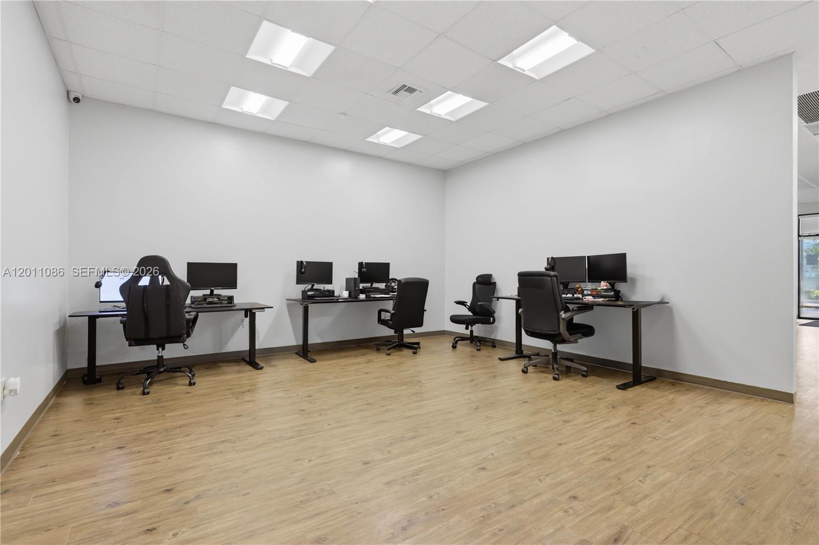   /   sq. ft. $ 2026-05-01 0 Photo