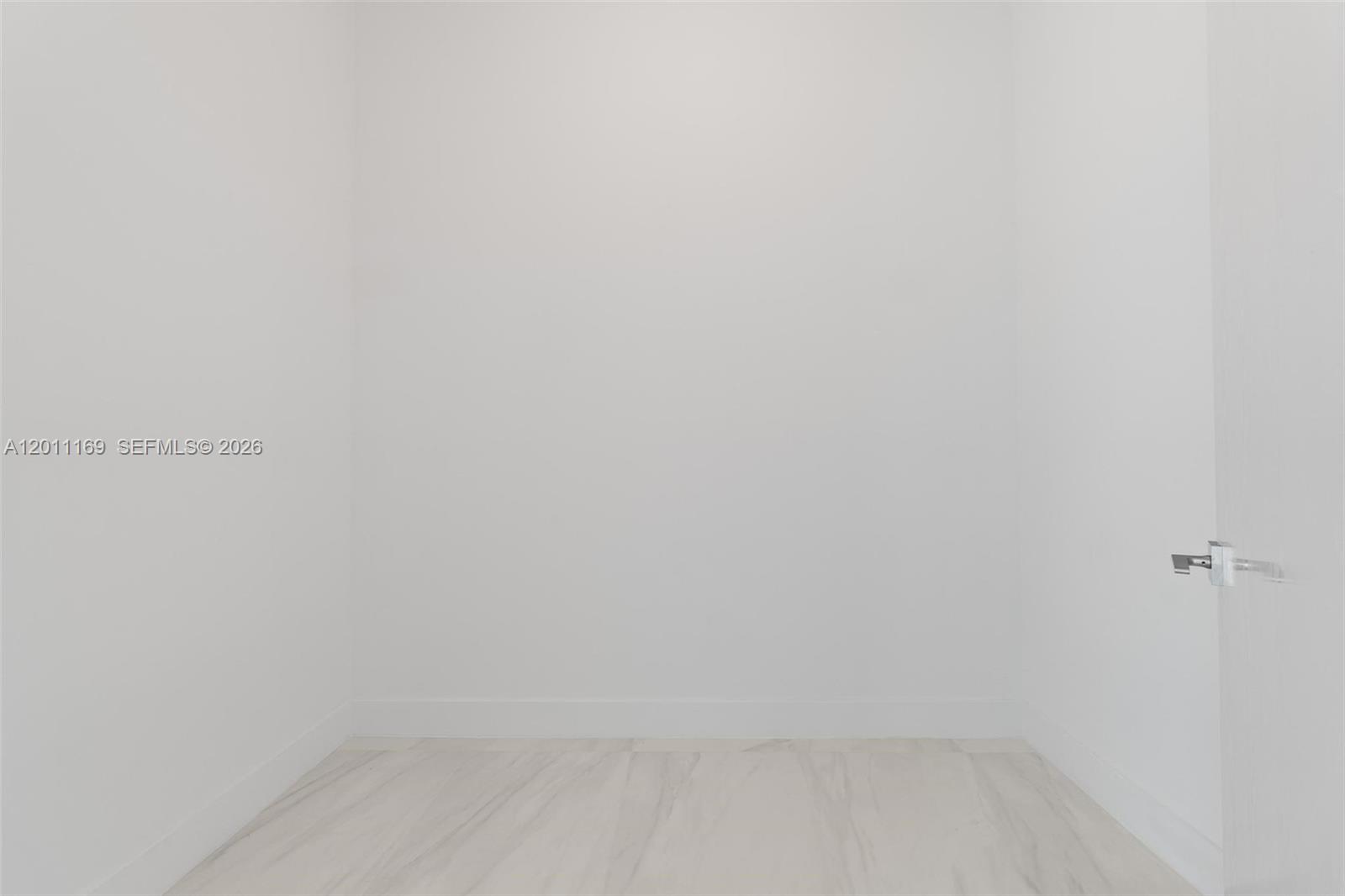 501 3 / 4 1964 sq. ft. $ 2026-05-01 0 Photo