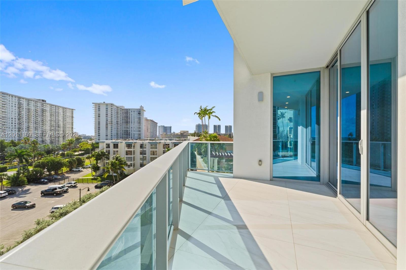 501 3 / 4 1964 sq. ft. $ 2026-05-01 0 Photo
