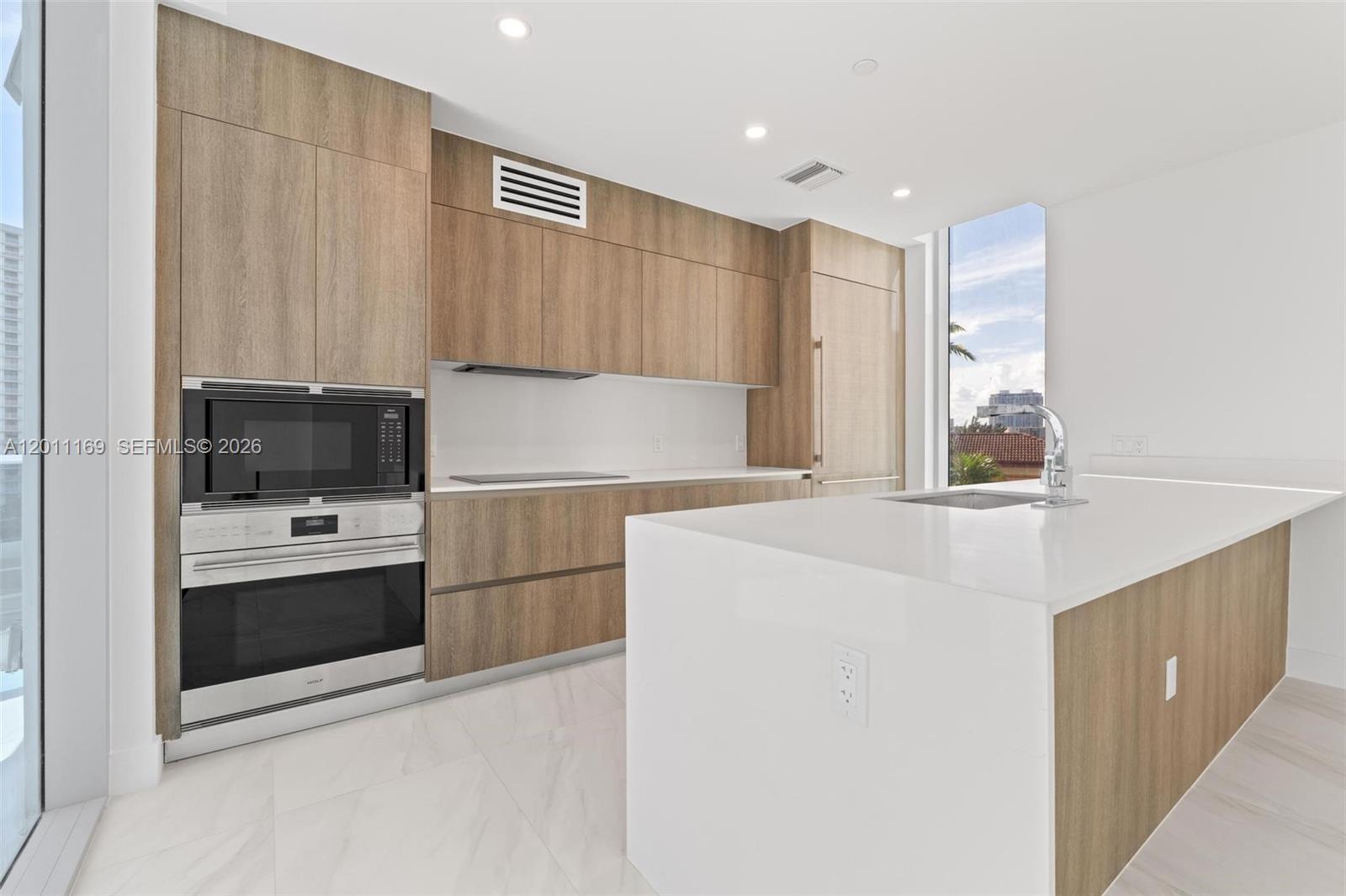 501 3 / 4 1964 sq. ft. $ 2026-05-01 0 Photo