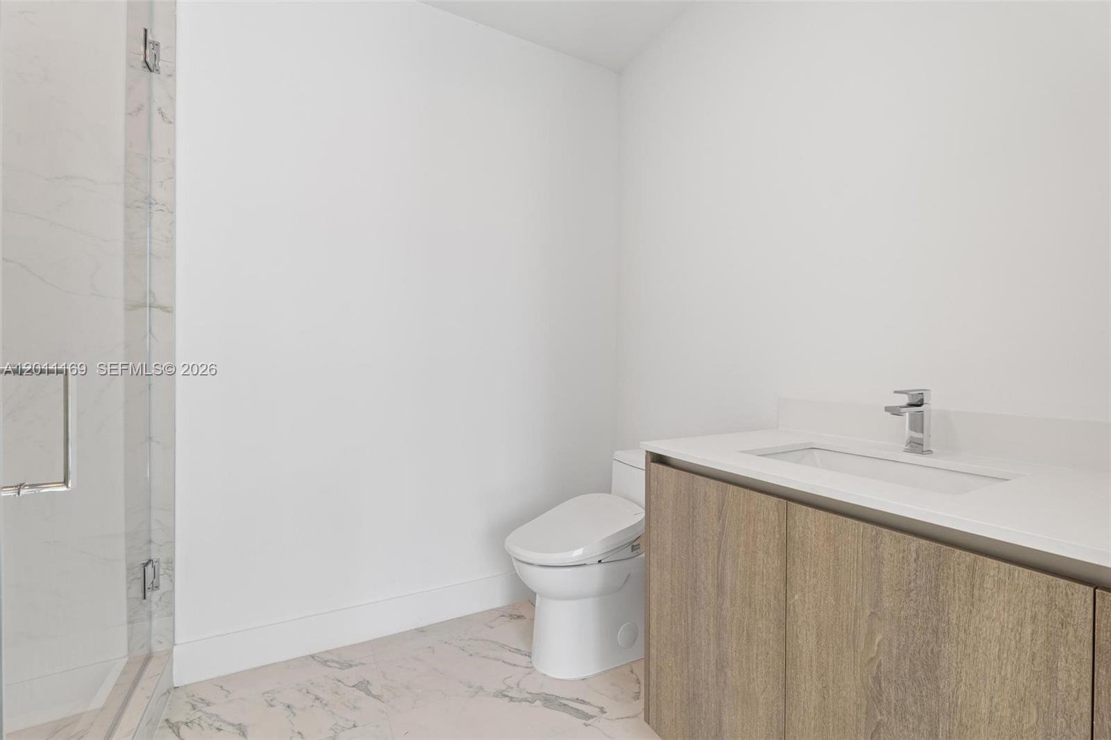 501 3 / 4 1964 sq. ft. $ 2026-05-01 0 Photo