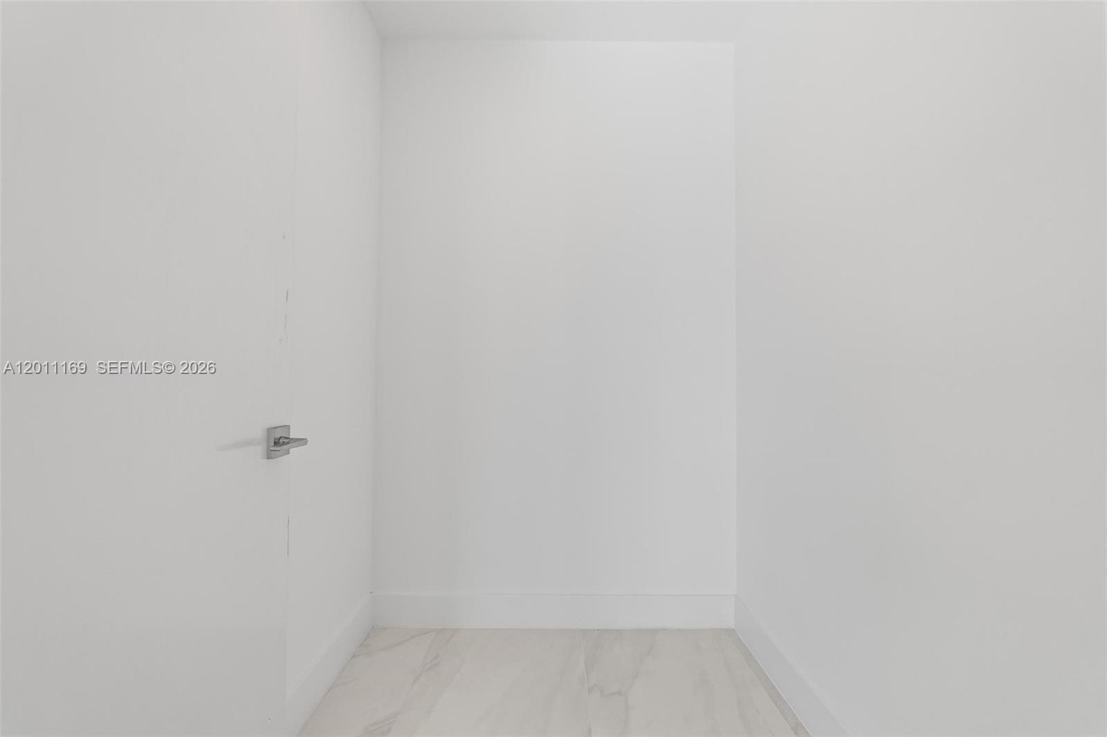 501 3 / 4 1964 sq. ft. $ 2026-05-01 0 Photo