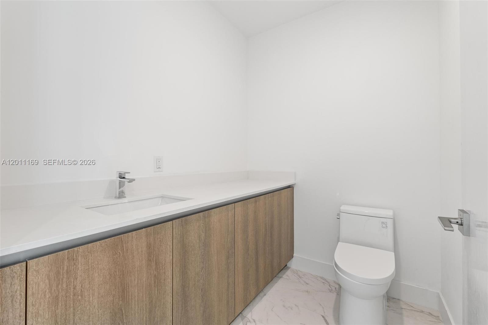 501 3 / 4 1964 sq. ft. $ 2026-05-01 0 Photo