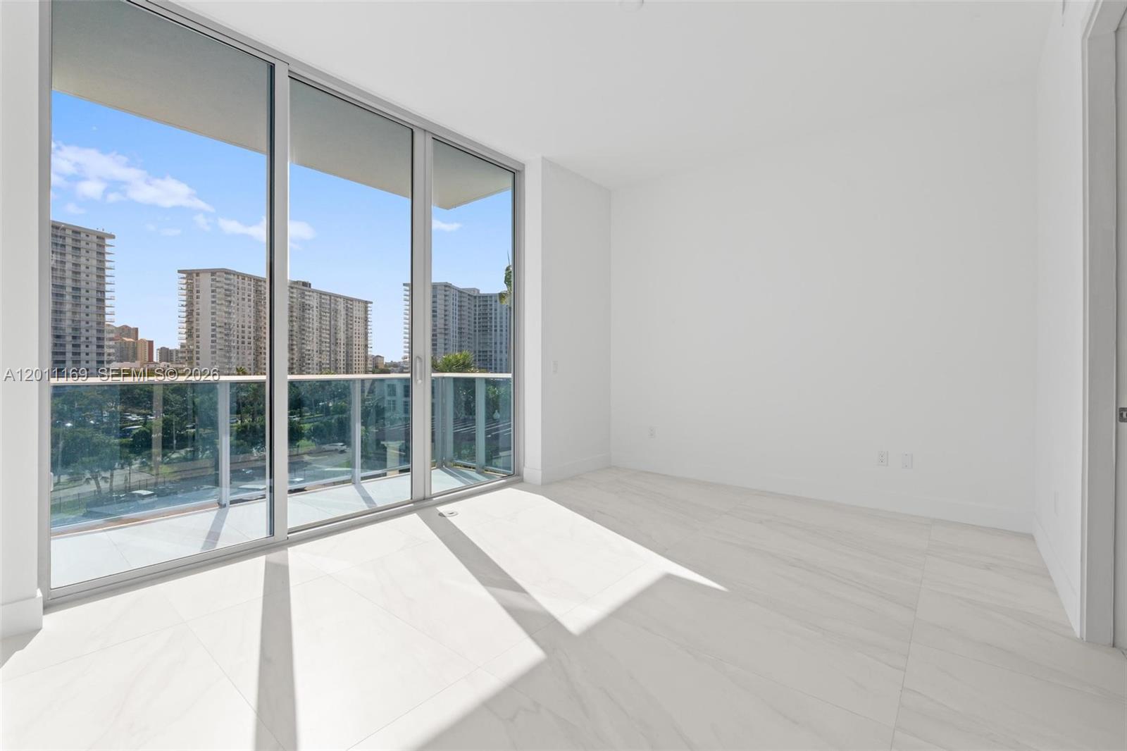501 3 / 4 1964 sq. ft. $ 2026-05-01 0 Photo